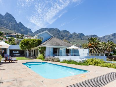 Camps Bay home sleeps 10. 5 min walk to beach.