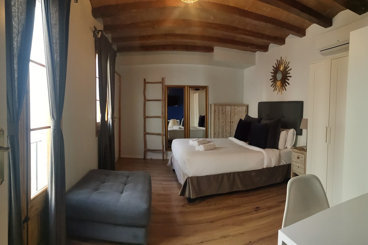 Nice Apt 3 bedrooms En Suite in the Gothic Quarter
