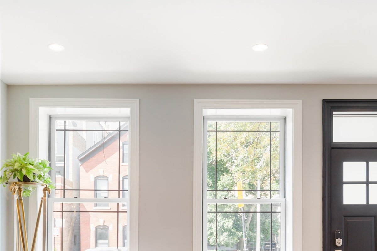 Spacious Five Bedroom Home in Trendy Chicago Neighborhood gallery image 3