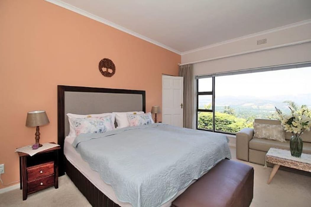 Big Villa with views, pool & Jacuzzi for up to 10 gallery image 5