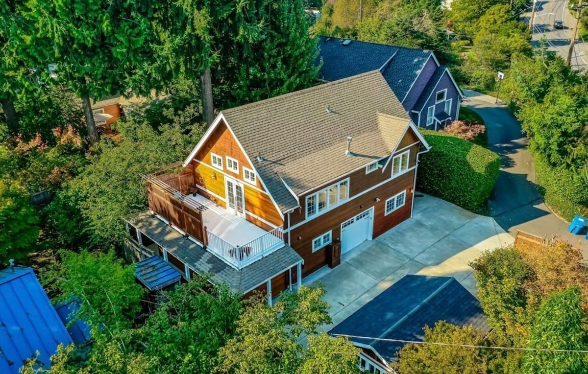 Matthews Beach Multi-Family gallery image 2