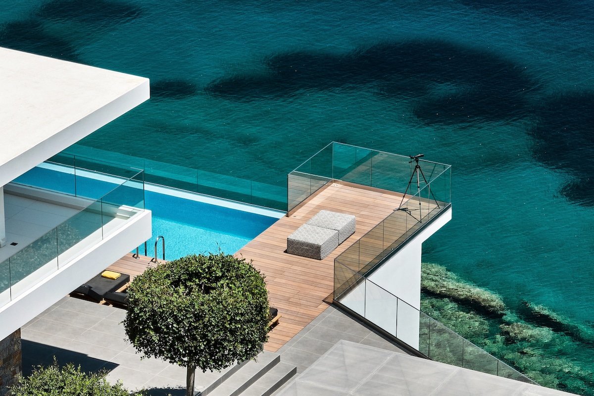 Beachfront Villa in Crete – Epavli Luxury Villa