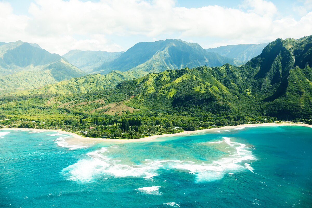 New! Haena A-frame home – next to Tunnels Beach gallery image 4