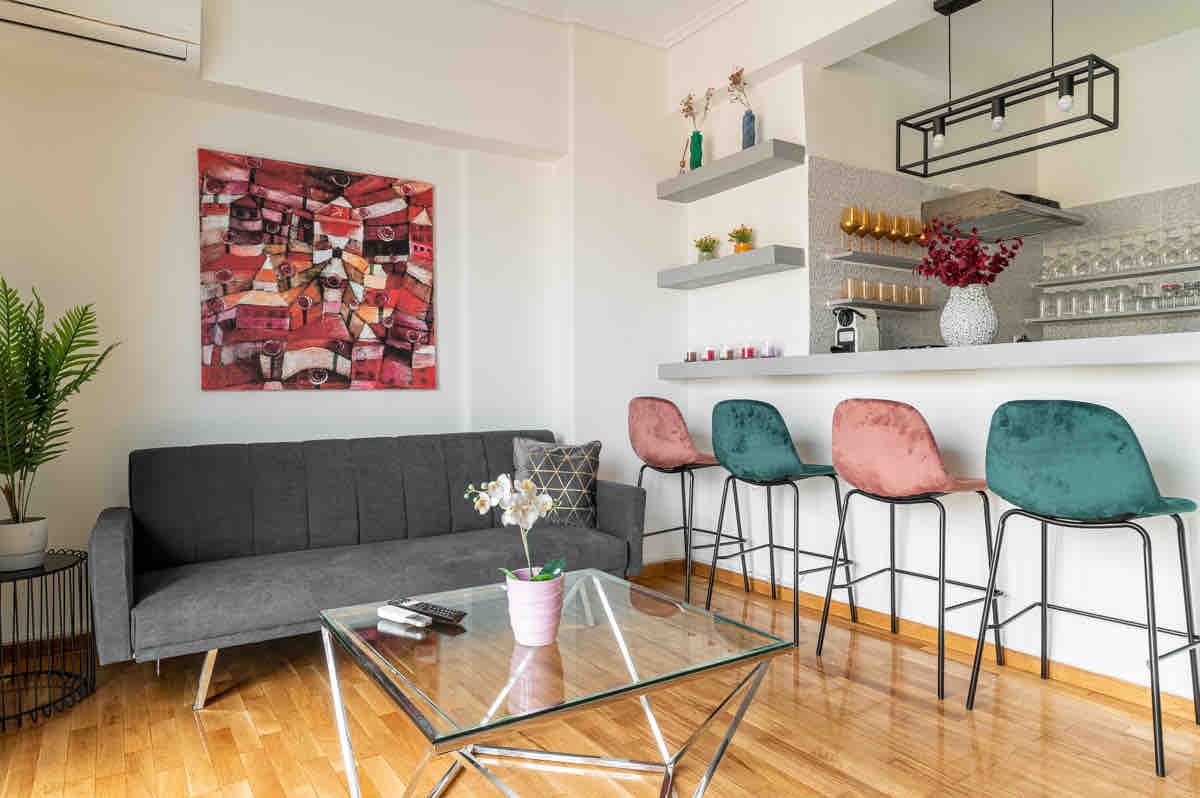 Amazing 2BDR Boutique Plaka Apt w/Heated Jacuzzi gallery image 3