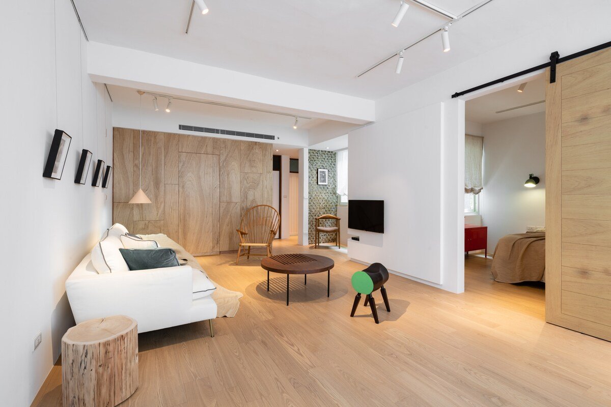 Sophisticated bright 3BR in the heart of Taipei gallery image 5