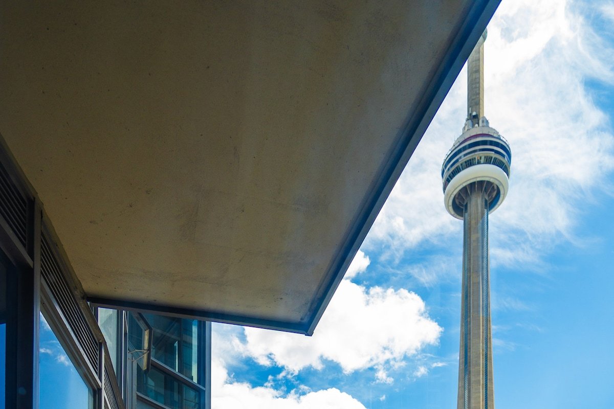 Luxury 3BD Condo by Rogers Cntr, CN Twr, FREE Park gallery image 4