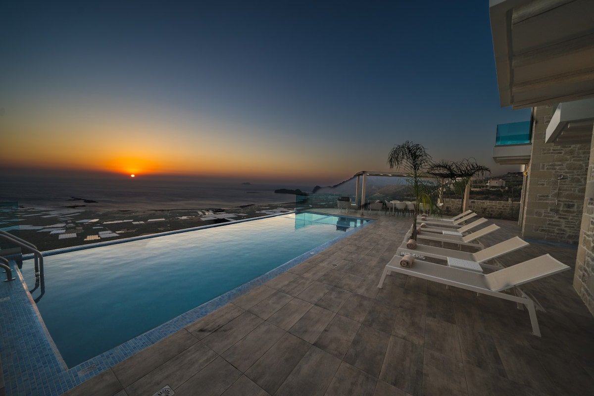 New Lux Villa-3 Infinity pool-3 Jacuzzi- 23 sleeps gallery image 3