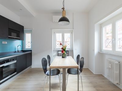 Roman Residenza: Central, Quiet, Bright, Modern.