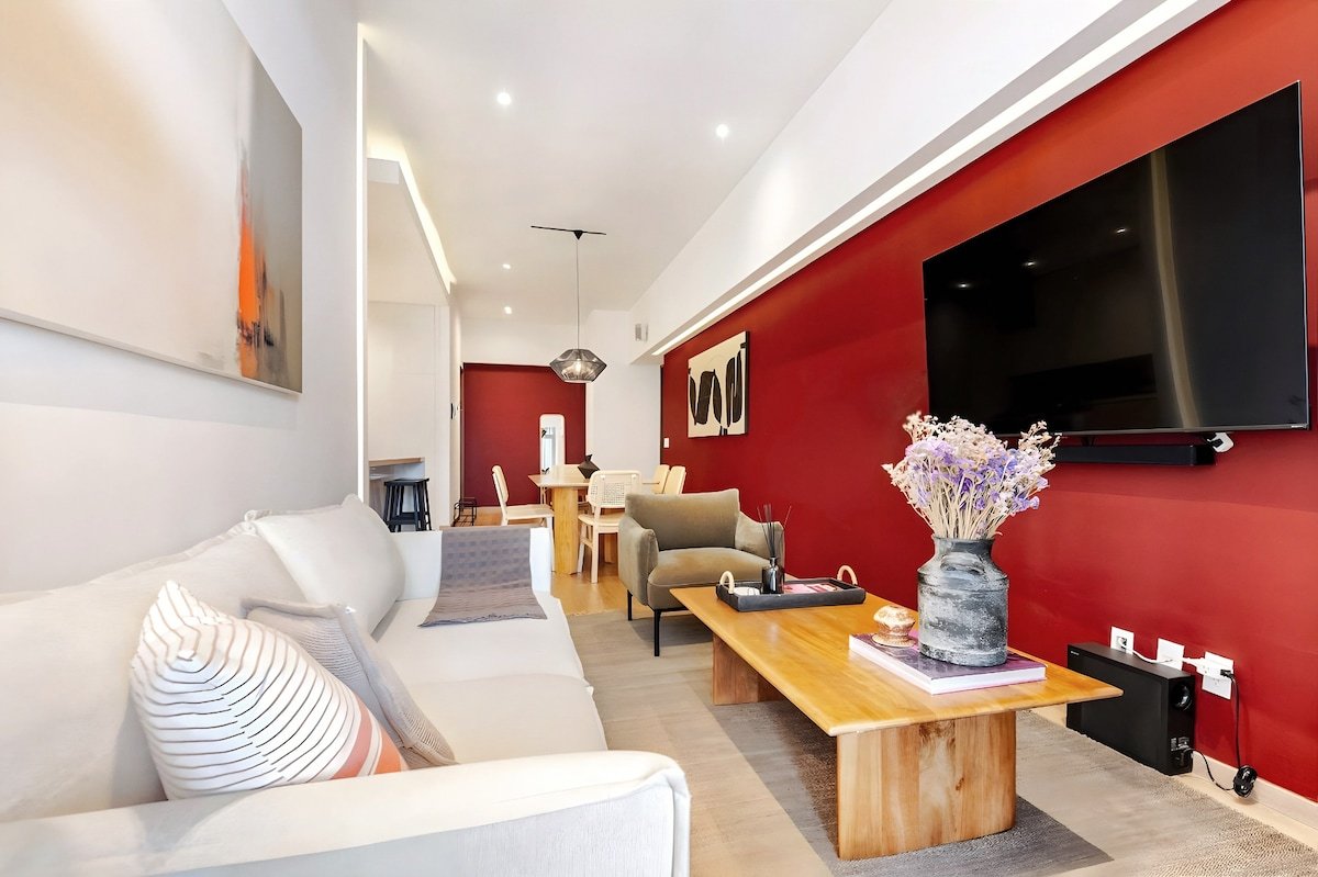 (Top 1%) Condesa Gem: AC, Pool, Gym & Views gallery image 2