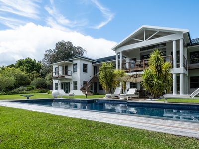 Kapito Palace, by Steadfast Collection