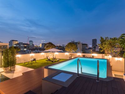 Amazing House with Roof-Top Pool in Thonglor
