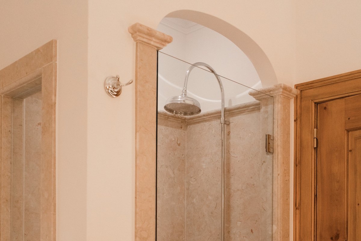 Cozy Christmas villa in historic country estate gallery image 5