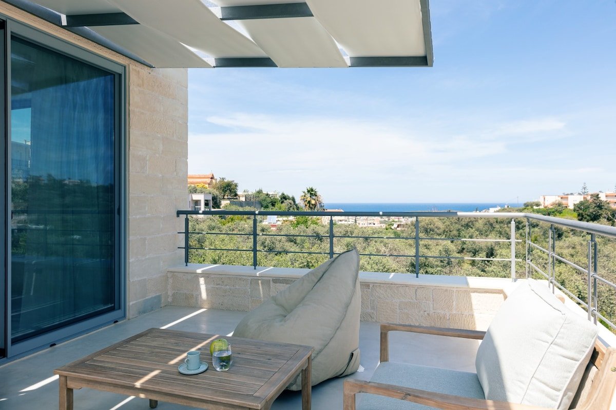 NEW Lux Villa*Heated SaltyPool*BBQ*SeaView*Garden gallery image 5