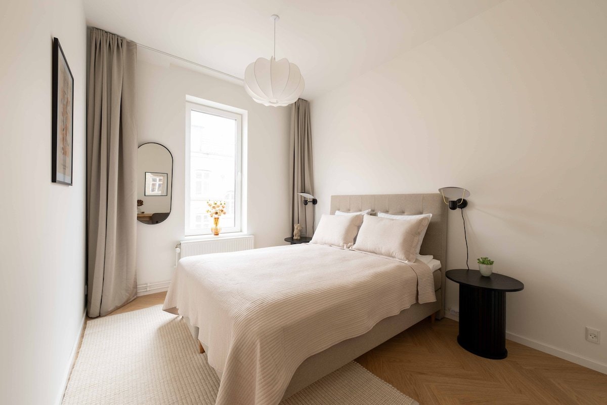 Stunning Premium apartment with Private Rooftop gallery image 3