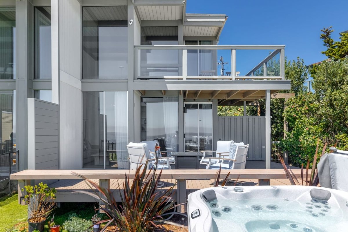 Stunning Oceanfront – Sunset Magazine Home gallery image 3