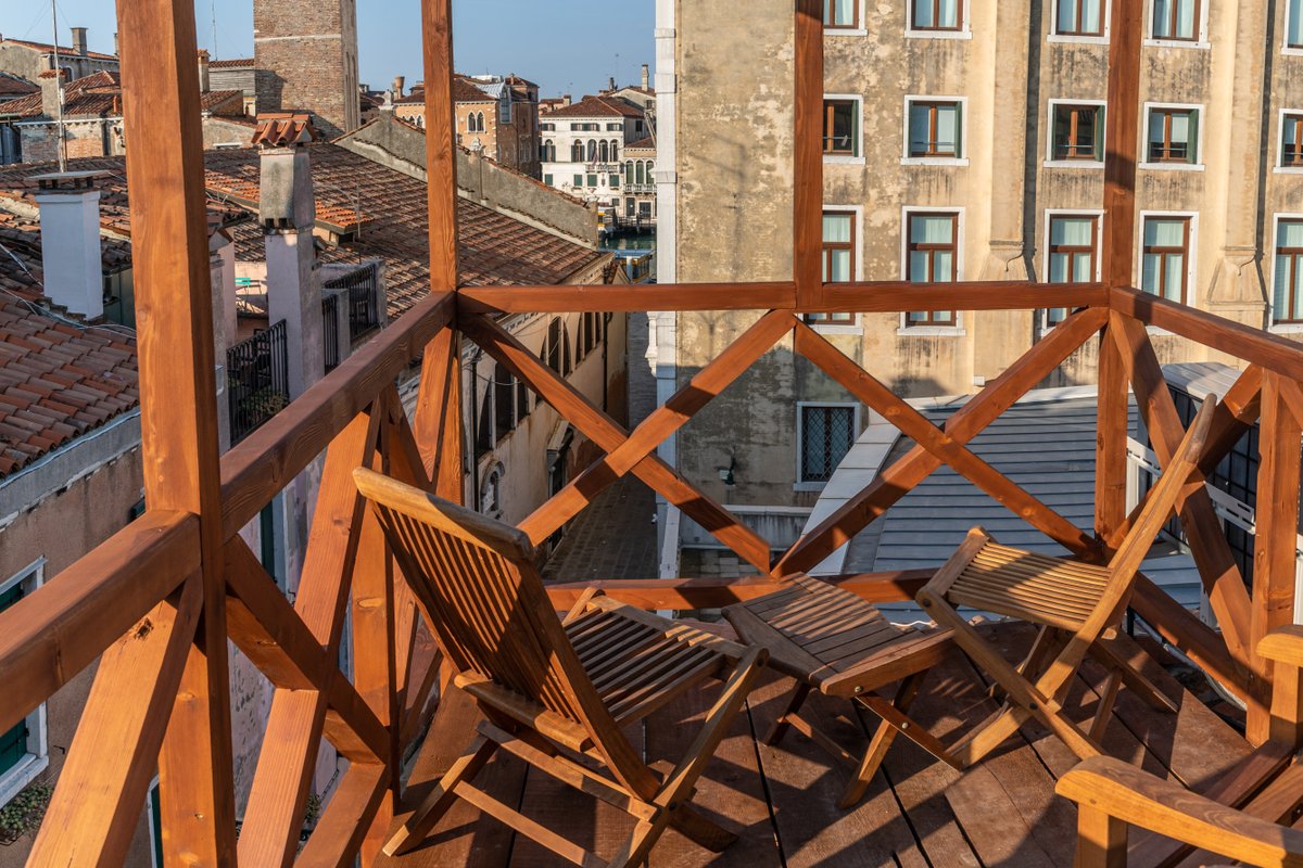 VeniceTownhouse, Entire Renovated Palazzo