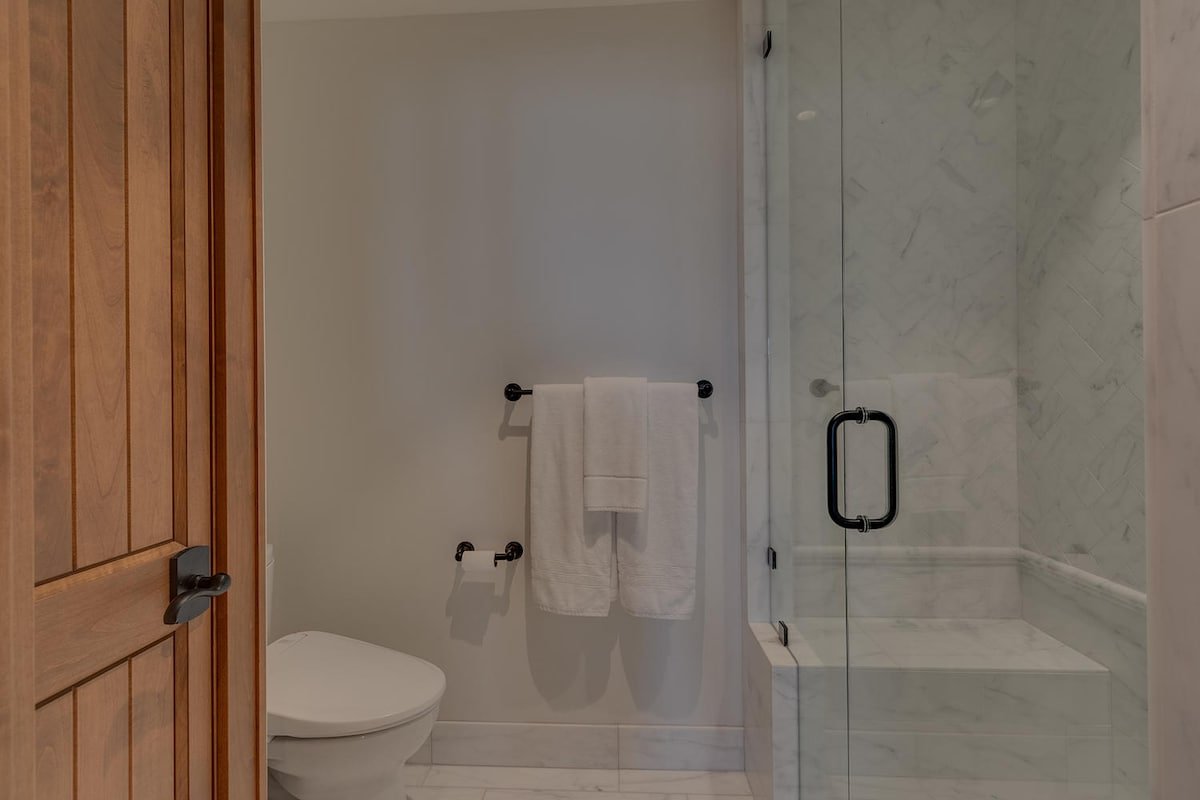 Carnelian Haus – Lakefront – TLUXP gallery image 5