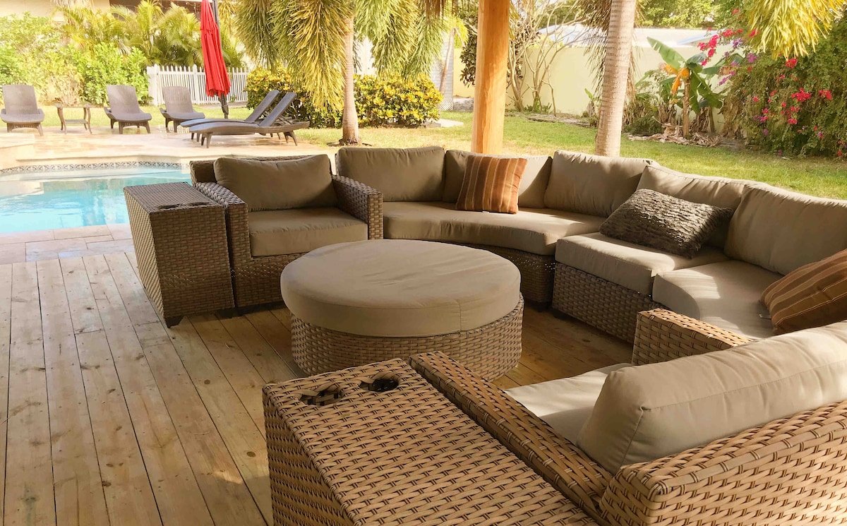 Paradise Resort, With Pool, Mile away from beach gallery image 5