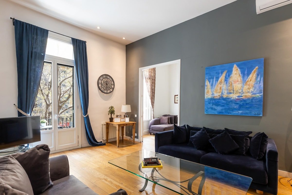 Deluxe two bedrooms apartment gallery image 2