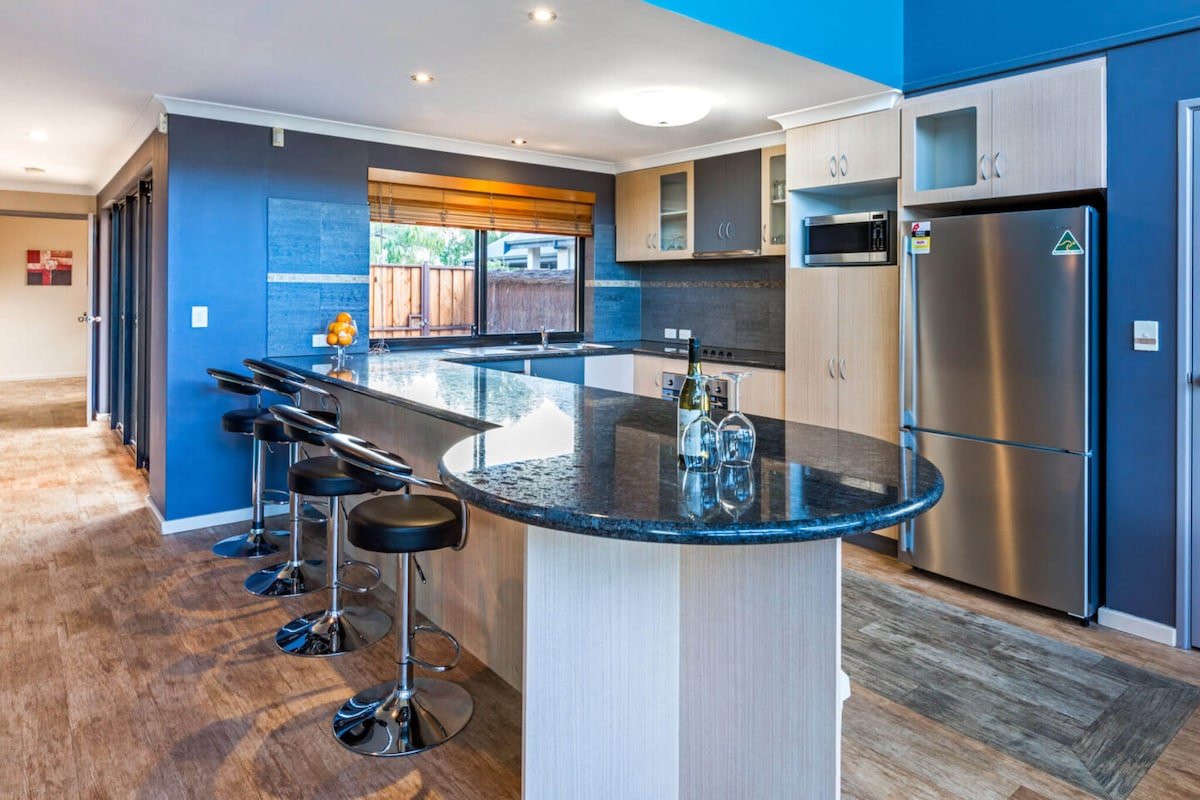 Dunsborough Family Friendly 5 bedroom gallery image 2