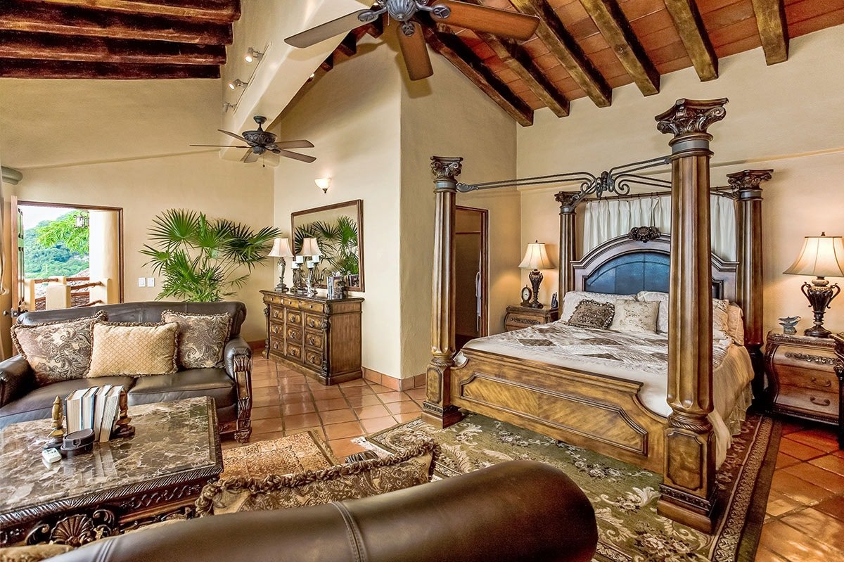 Los Arcos gallery image 2