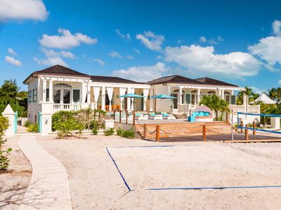 Exclusive Oceanfront Villa On Taylor Bay Beach!