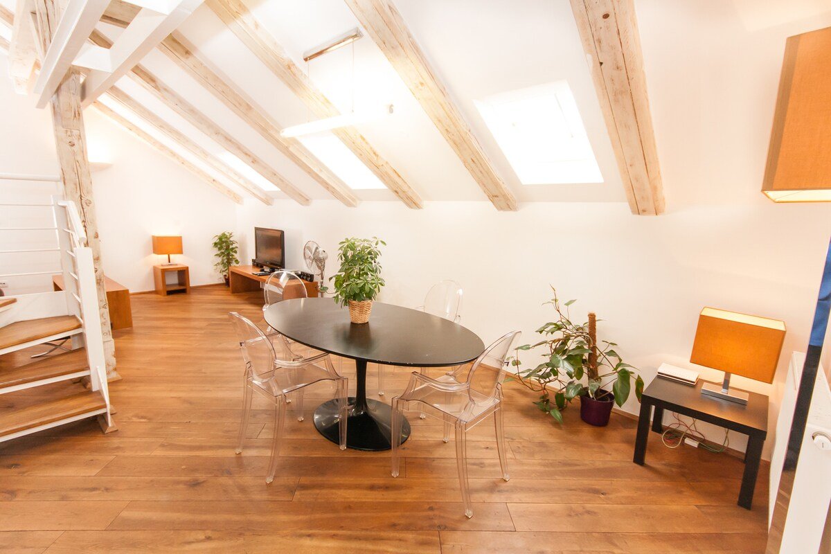 Kozna Loft CD 5-Bedrooms, 3-Bathrooms (Old Town) gallery image 4