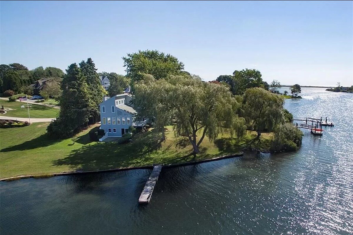 Waterfront Secluded Home with Dock gallery image 3