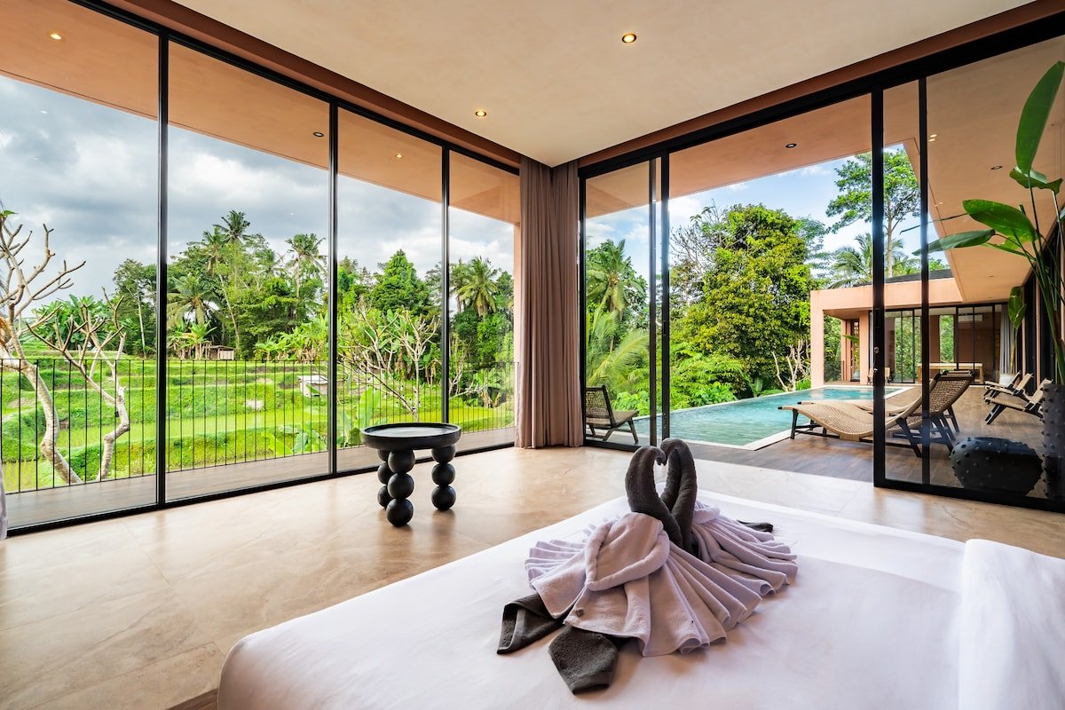Casa Sanding: Ubud Family 4BR Villa w/Pool & Spa gallery image 2