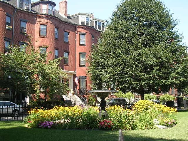 3Bed/2.5Bath Luxury Triplex South End’s Union Park gallery image 2