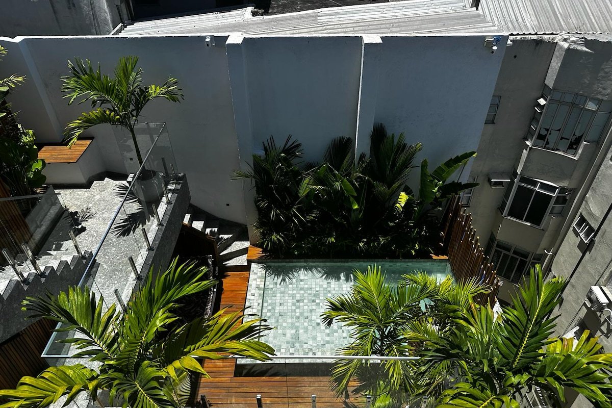 Seaview rooftop with private heated pool &barbecue gallery image 2
