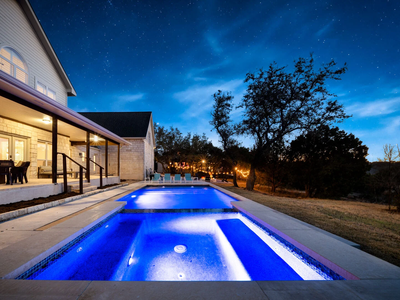 Southern Comfort I Pool Spa I Billiards I Fire Pit