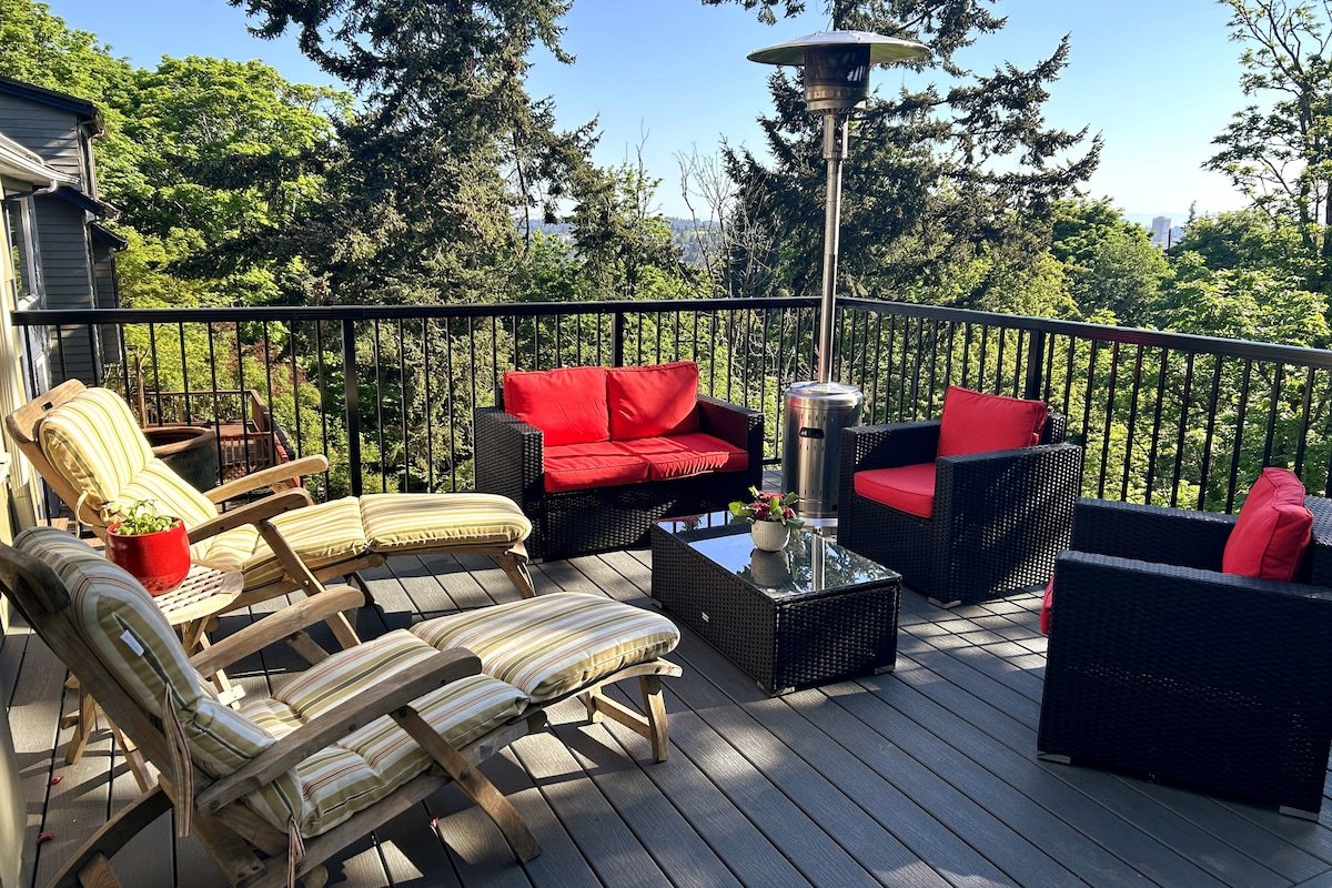 Urban Oasis on Queen Anne Hill 4 Bdr/3 Bath gallery image 3