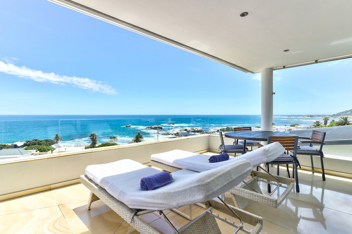 Panorama Apartment at Ocean View House, Camps Bay