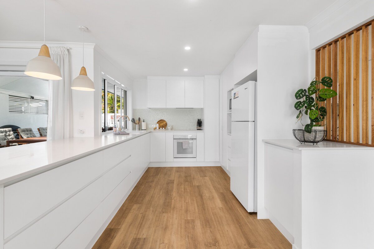 Noosa Coastal Gem at Sunrise gallery image 5