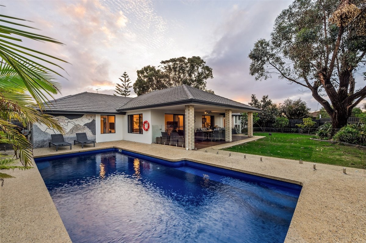 Our Escape: Coastal Poolside Haven in Dunsborough gallery image 2