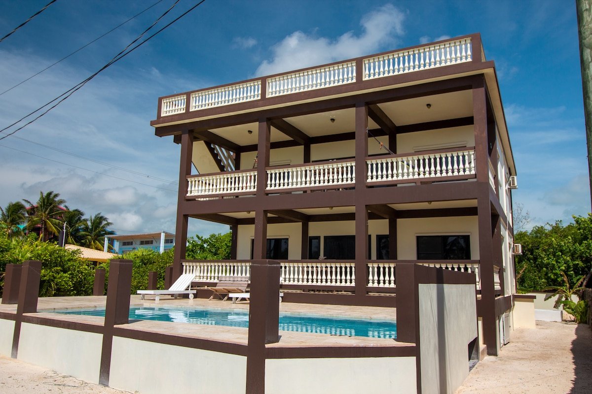 Jan Special! 1st Floor – 2 Bedroom w/Private Pool! gallery image 2