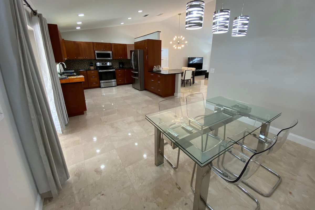 Renovated house w/ saltwater pool & huge backyard gallery image 2