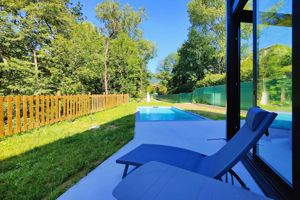 Moderna Villa con piscina gallery image 3