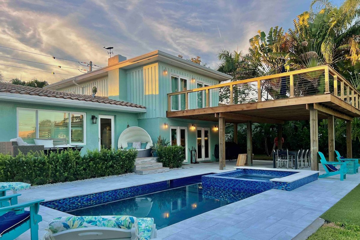 Waterfront w/Pool, Dock, Yard Games and near Beach gallery image 4