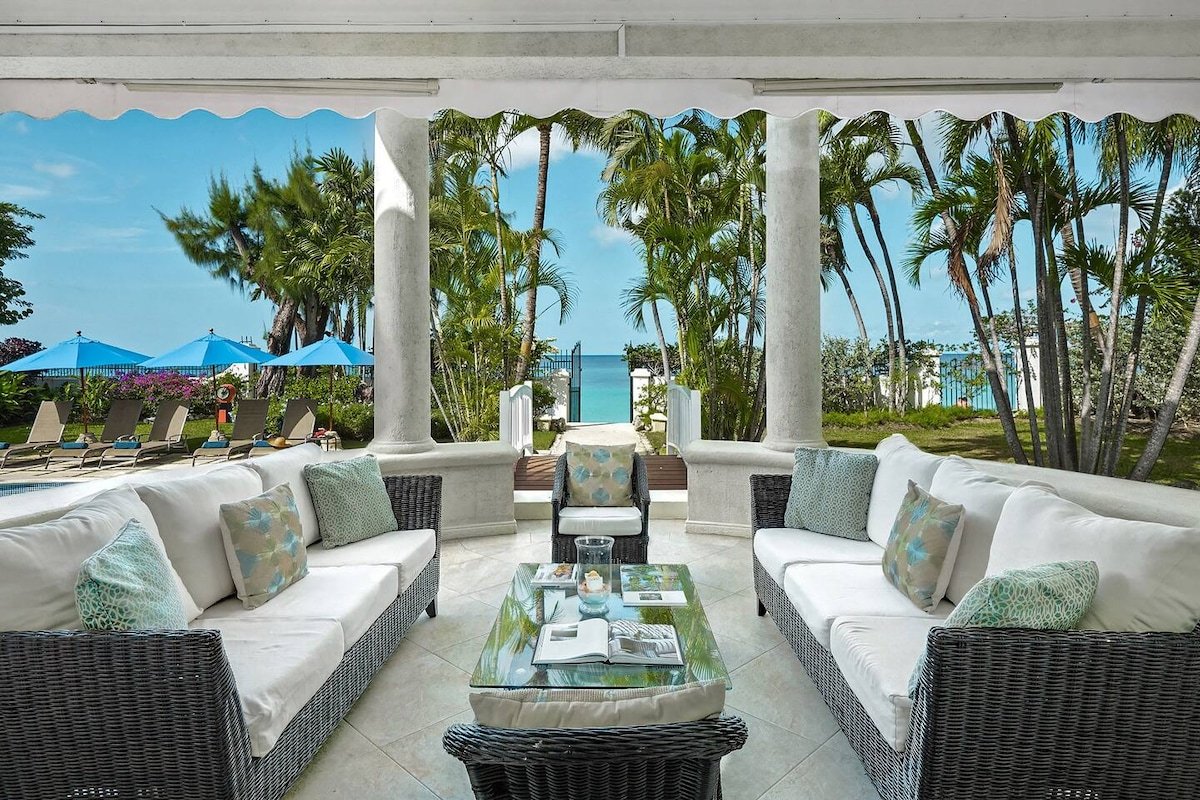 4-Bed Beachfront Villa with Private Pool gallery image 3