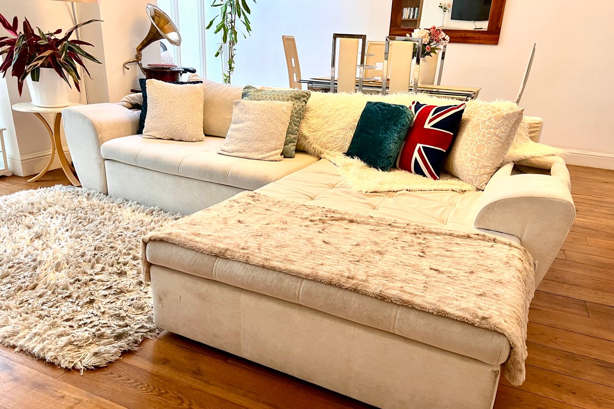 Kensington Palace Hideaway XL Garden Apartment