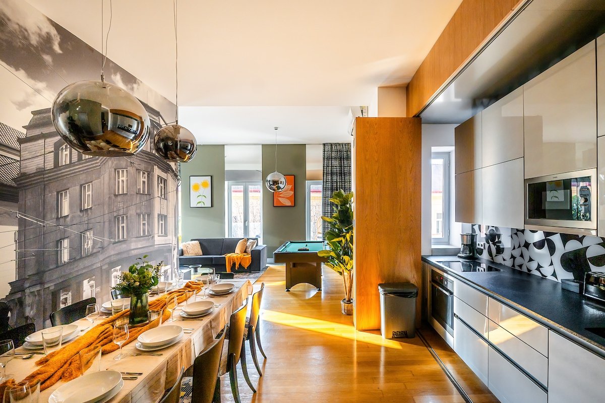 OLD TOWN 4BR James Bond Apartment + Terrace gallery image 5