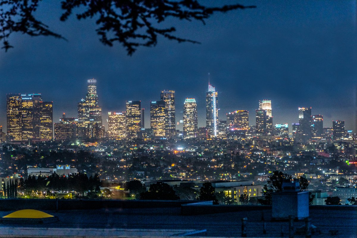 Breathtaking Luxury Mansion w. 4 Bedrooms/3.5 Bath