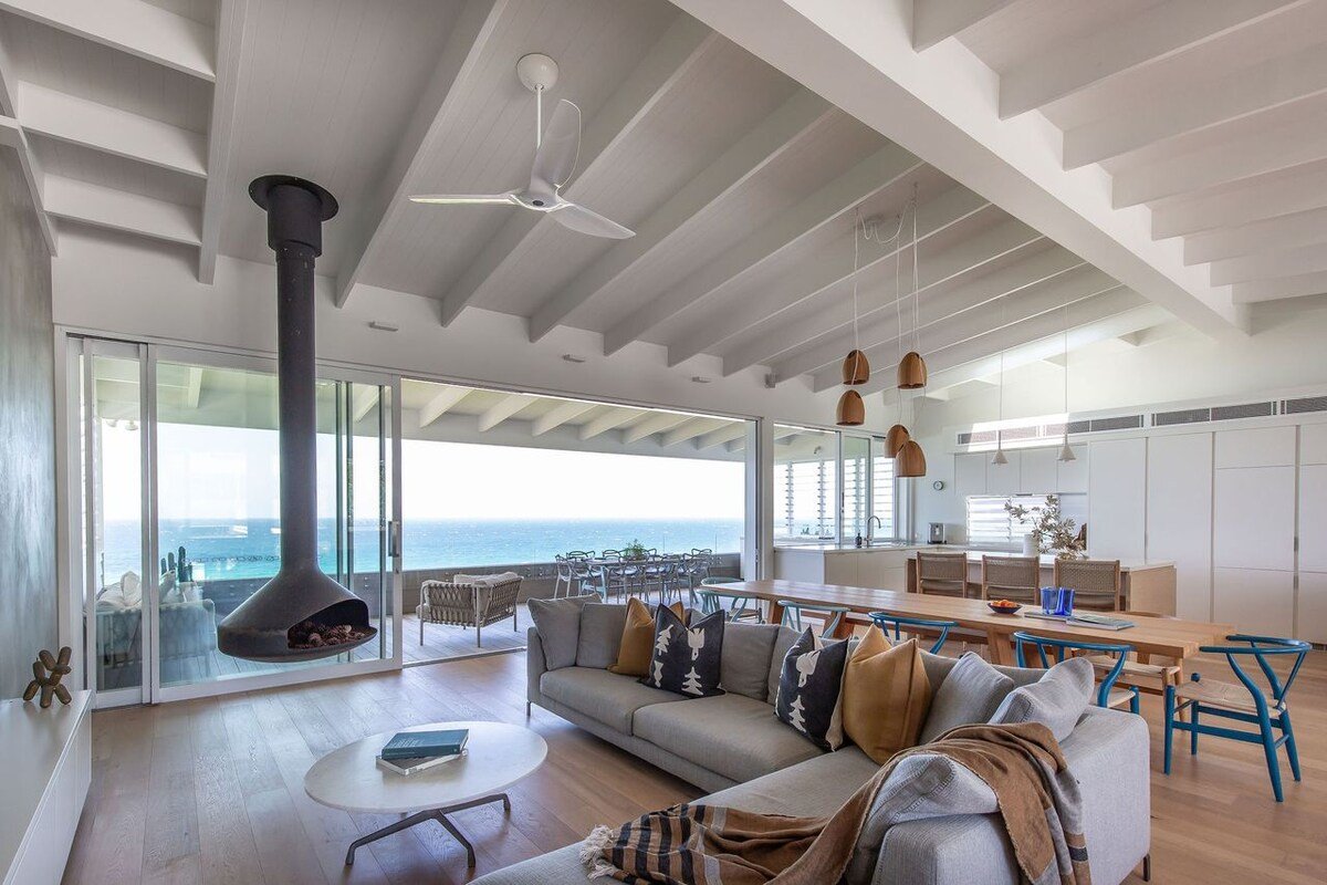 Seabreeze on Sunshine Beach gallery image 4