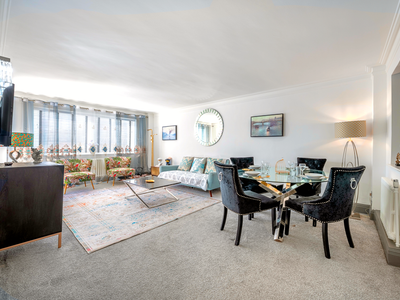 DeLUXE Apartment with Terrace in HARRoDS