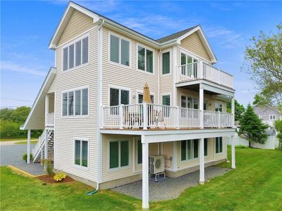 Beautiful Beach House Breathtaking Water Views!