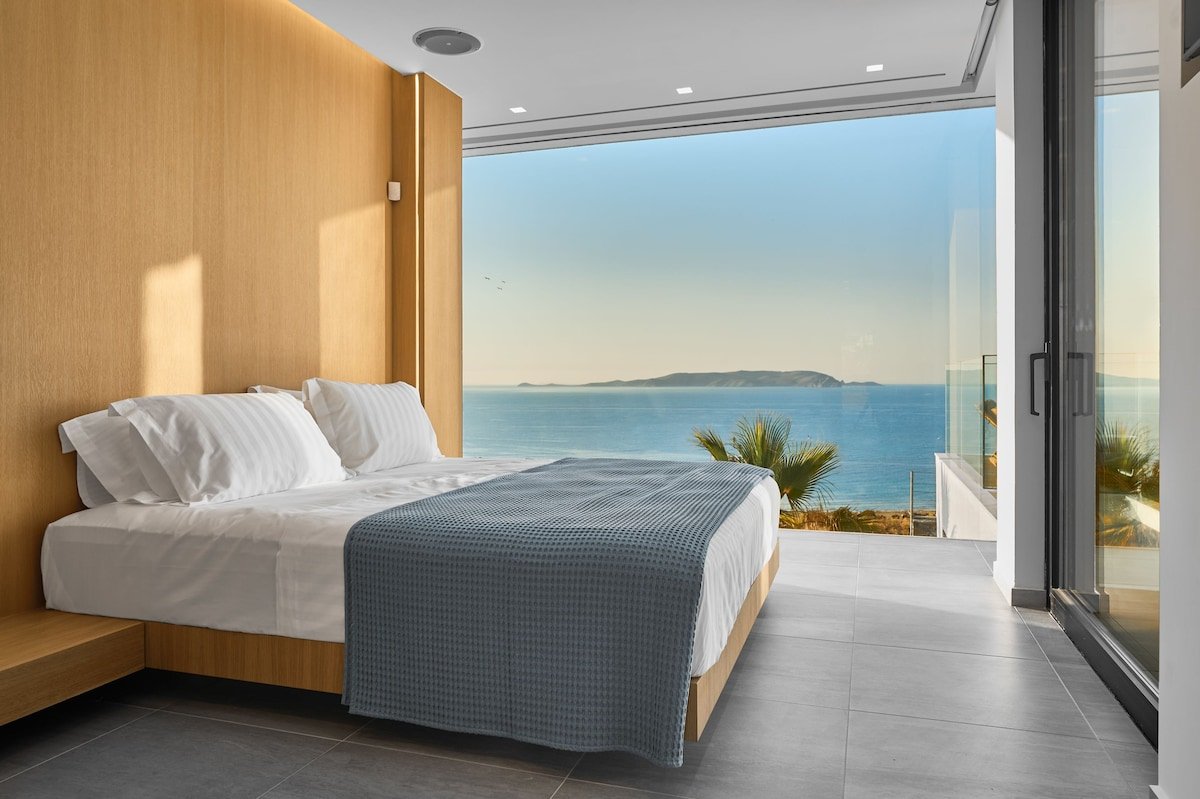 Unique Architecture, Sea view, 5* Luxury Amenities gallery image 4