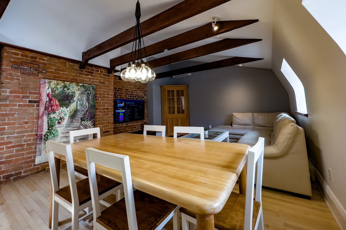 Unique au coeur du Vieux-Québec porte St-Jean gallery image 3