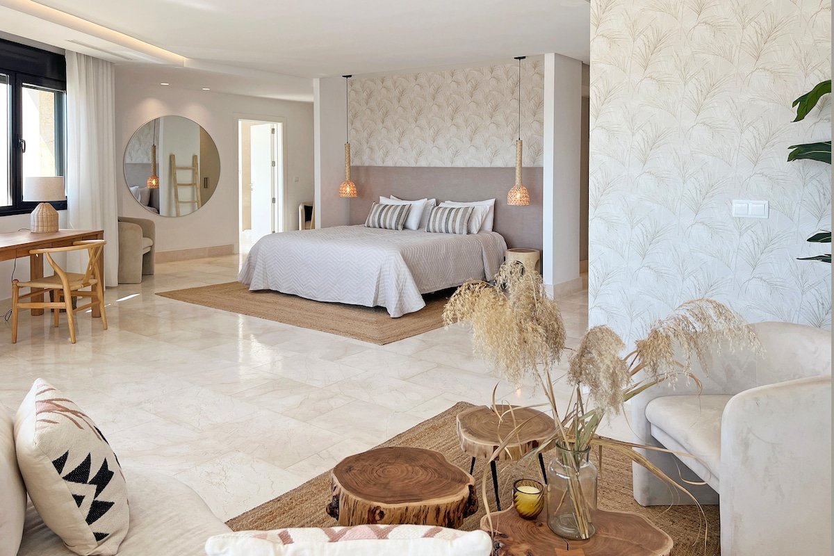 Villa Gravity – Panoramic golf and sea views gallery image 4